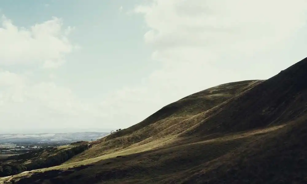 明朝禁藩入京vs清朝锁藩在京：一场跨越两朝的皇权安全博弈