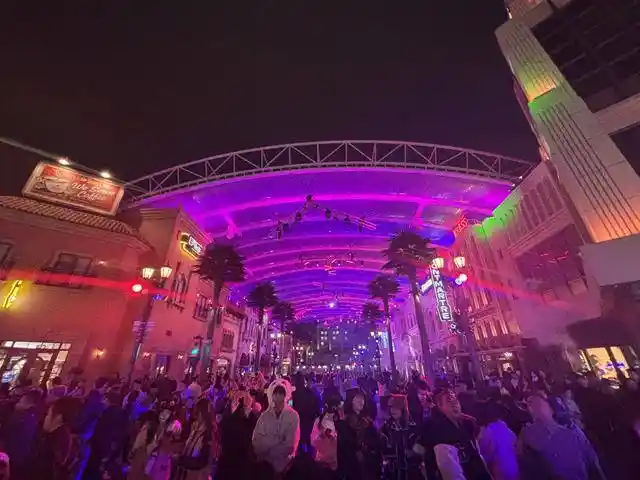 夜游新玩法！惊彩环球活动点燃北京景区夜经济