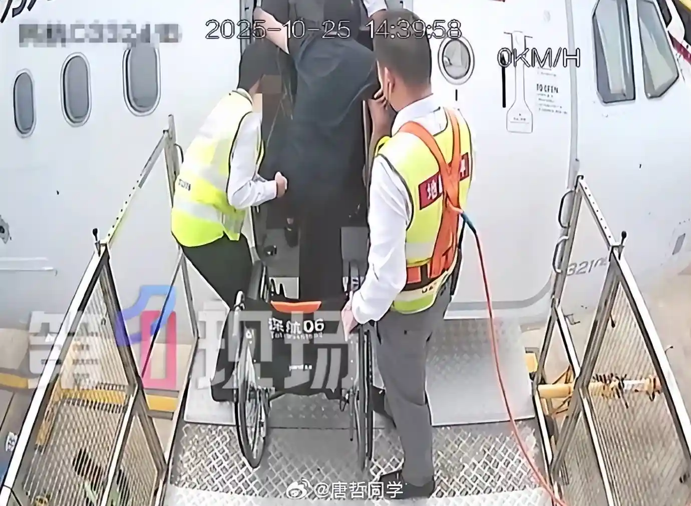 郑智化连滚带爬引热议，盲人脱口秀演员一语道破真相