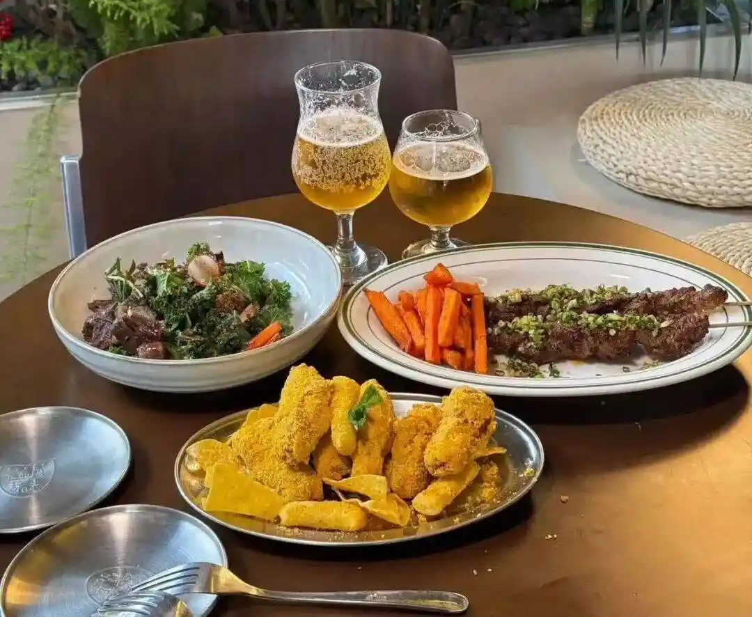 海底捞跨界开汉堡店，麦肯惊现新对手？