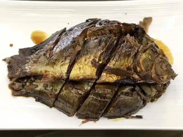 无骨鲫鱼的秘密：名厨独家揭秘去刺绝技，鱼肉鲜嫩零刺感