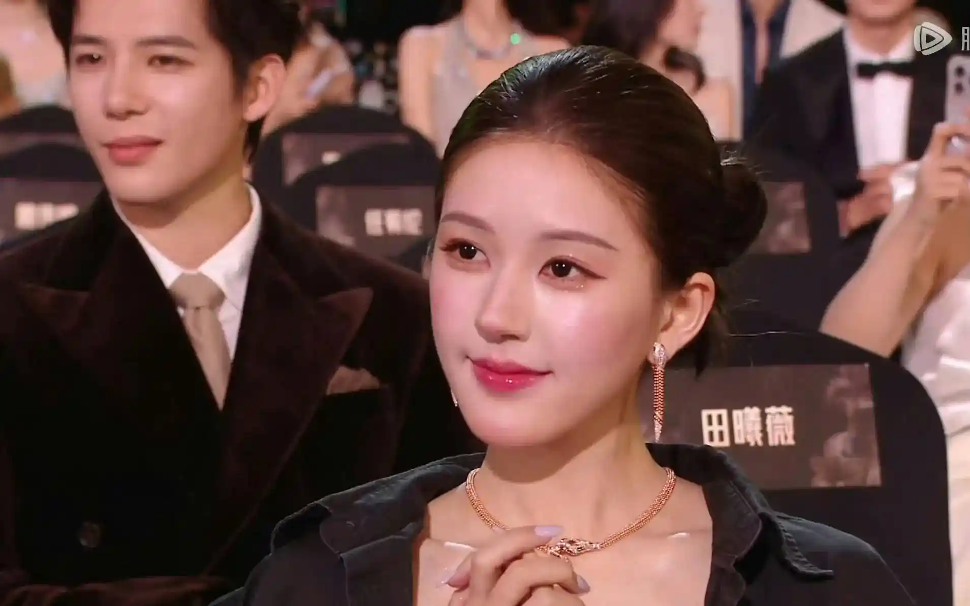 赵露思直面妆容争议：颜值非重点，剧集才是王道