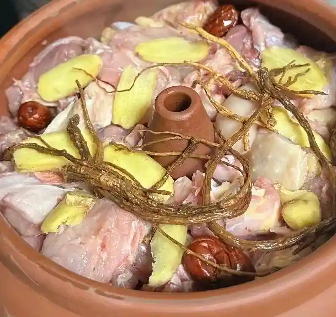 银发族专属懒人旅行爆火！全程管家式服务，吃住游娱全包，零操心躺赢式度假成新宠