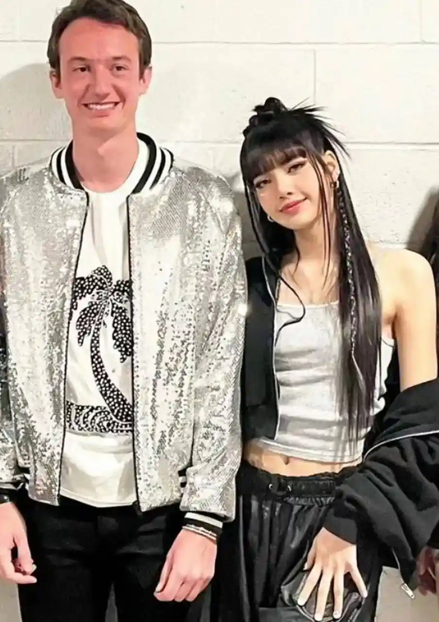 Lisa圣诞将与三公子共舞？巡演编舞引热议