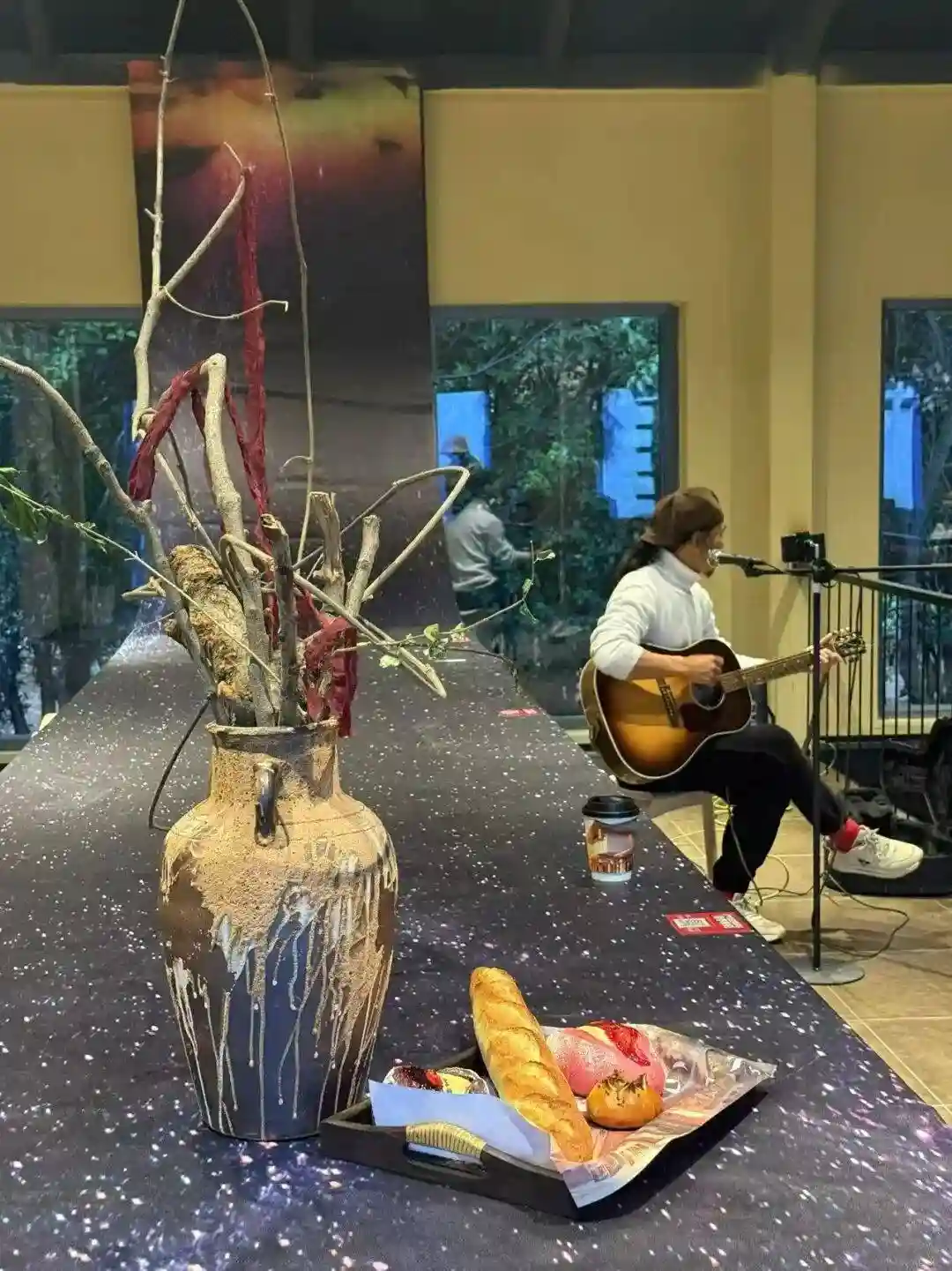 九派之眼｜柴火窑烤面包邂逅庐山茶，九江新潮休闲街区引爆味觉革命