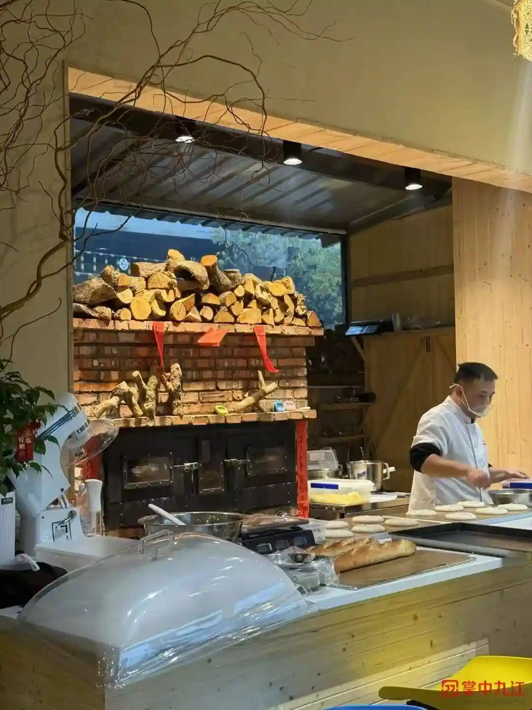 九派之眼｜柴火窑烤面包邂逅庐山茶，九江新潮休闲街区引爆味觉革命