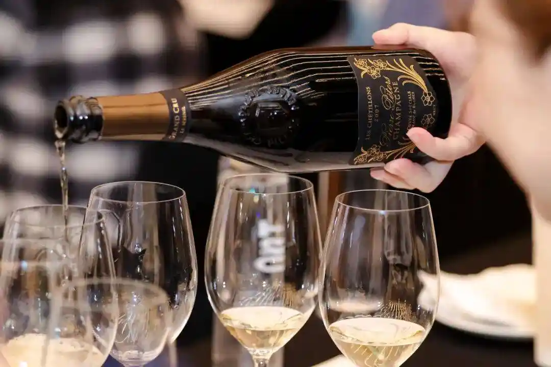 破界之酿：Pierre Péters上海首秀，单一园晚除渣实验引爆行业