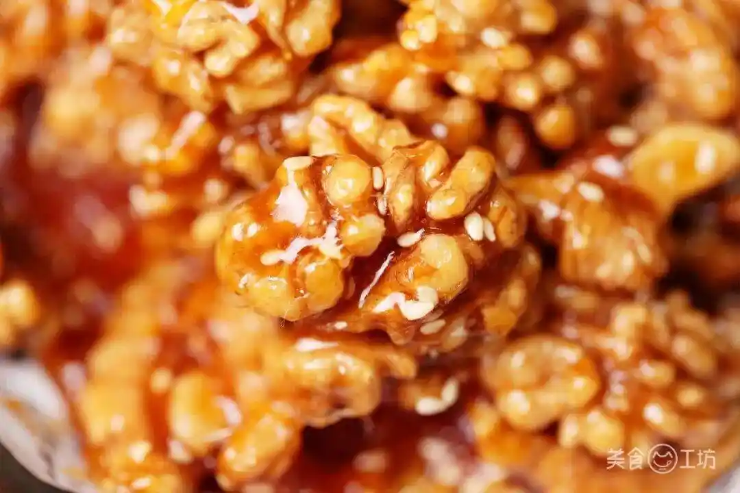 爆火餐桌新宠！0油炸脆甜核桃横空出世：去内皮黑科技解锁健康零食革命